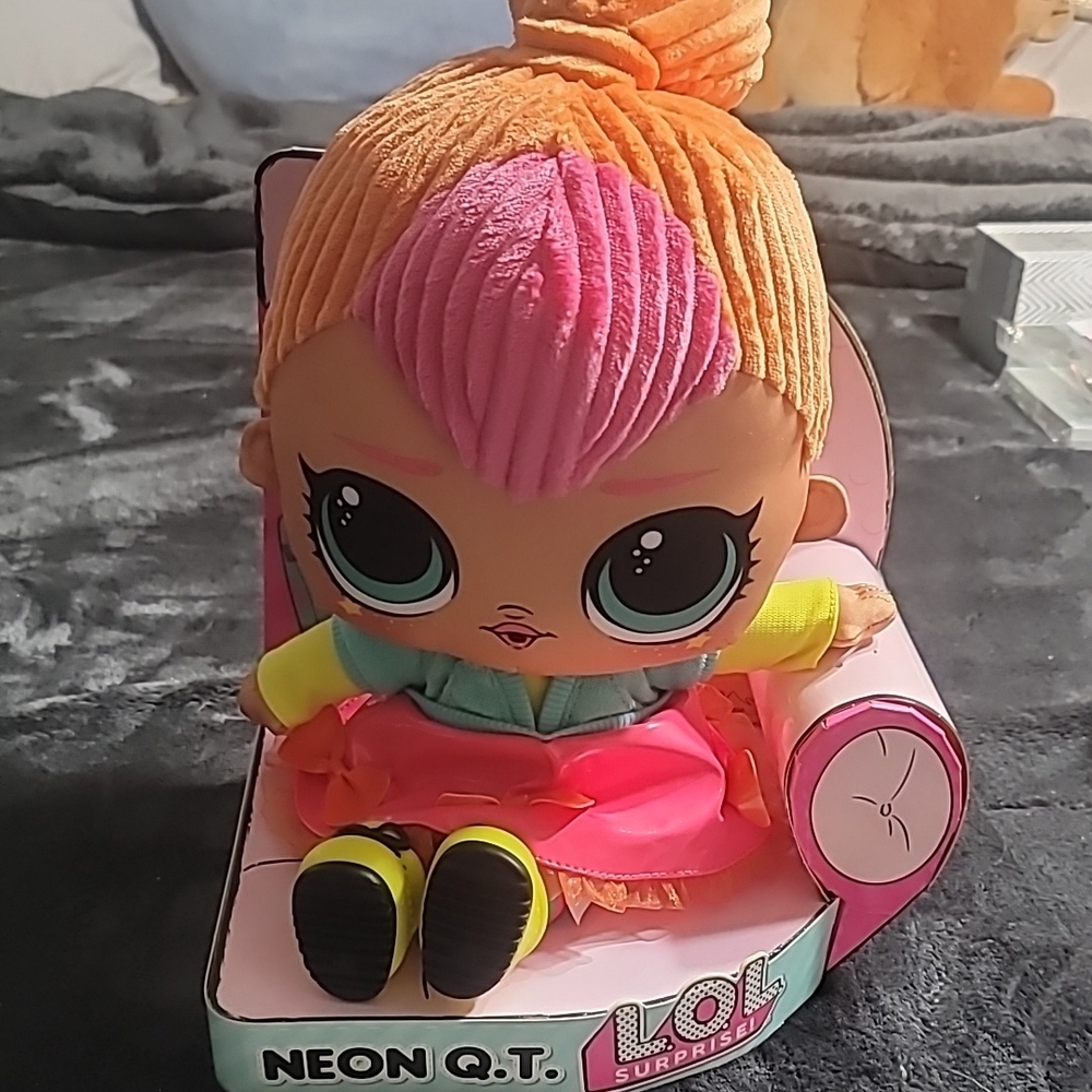 LOL Surprise Neon Q.T. Doll